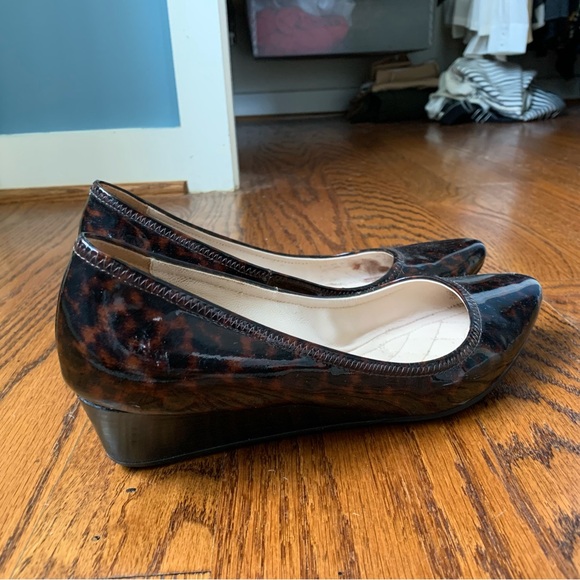 Cole Haan Patent Leather Tortoiseshell Wedge Heel - Picture 2 of 6